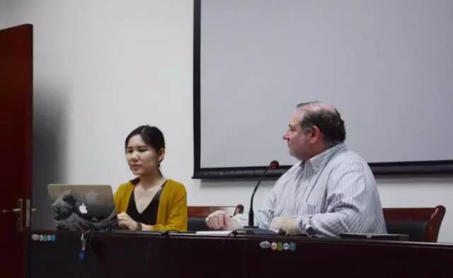美国福德汉姆大学终身教授兰斯·斯特拉特赴华师大美女自慰
做讲座